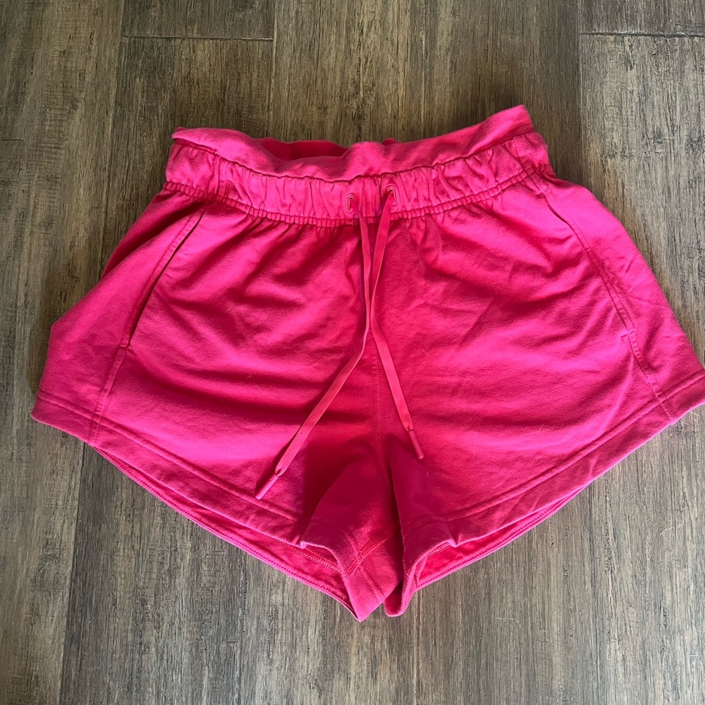 Lululemon soft jersey midrise curved hem ‘3 pink
